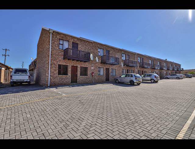 2.5 BEDROOM TOWNHOUSE RENTED IN SHERWOOD